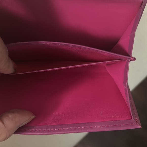 💕STUNNING Givenchy Pink Leather Compact Wallet 💕 - Picture 6 of 10